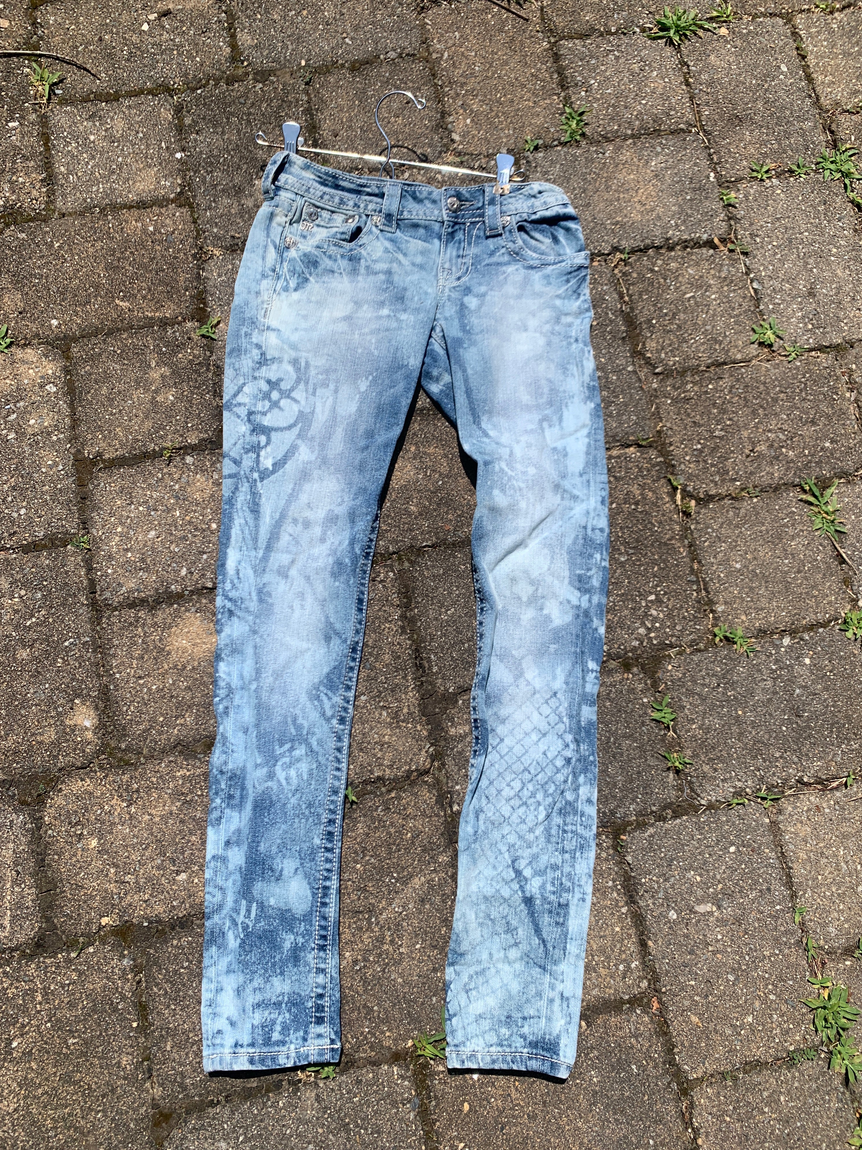 Skinny 2000s